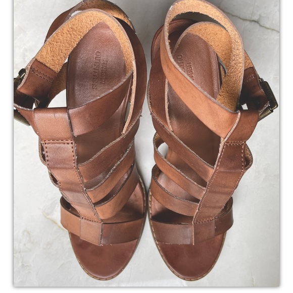 Urban Outfitters “Natural” Leather Strappy Sandals - Picture 2 of 7